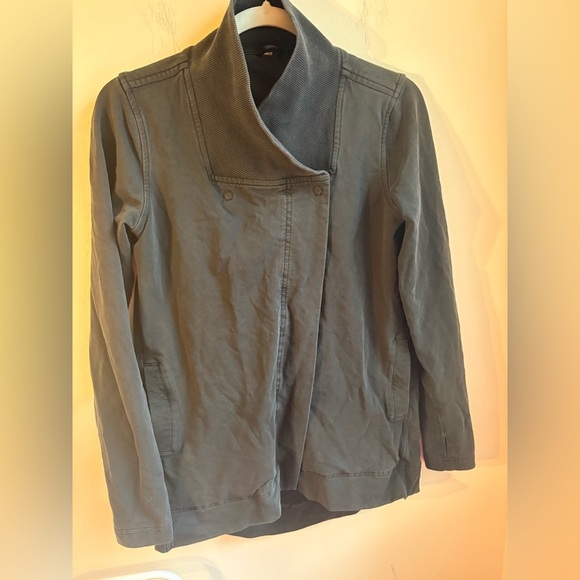 Lululemon Belle wrap black size 2 women’s - Picture 1 of 6